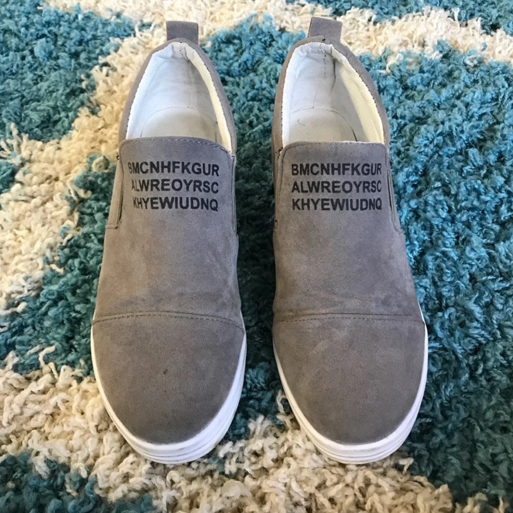 Womans wedge sneaker